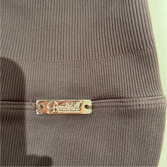 Bombshell Sportswear Gray Leggings - Picture 3 of 6